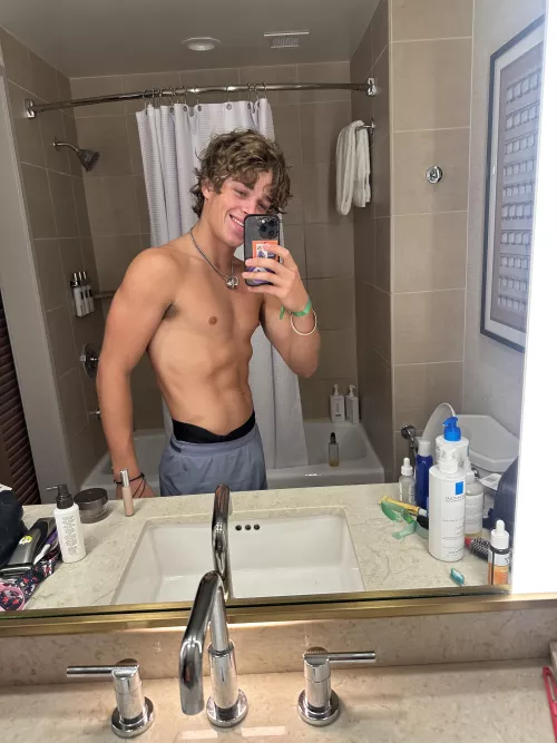 happy Sunday everyone! and if you see this tomorrow, hopefully this makes your Monday better :)