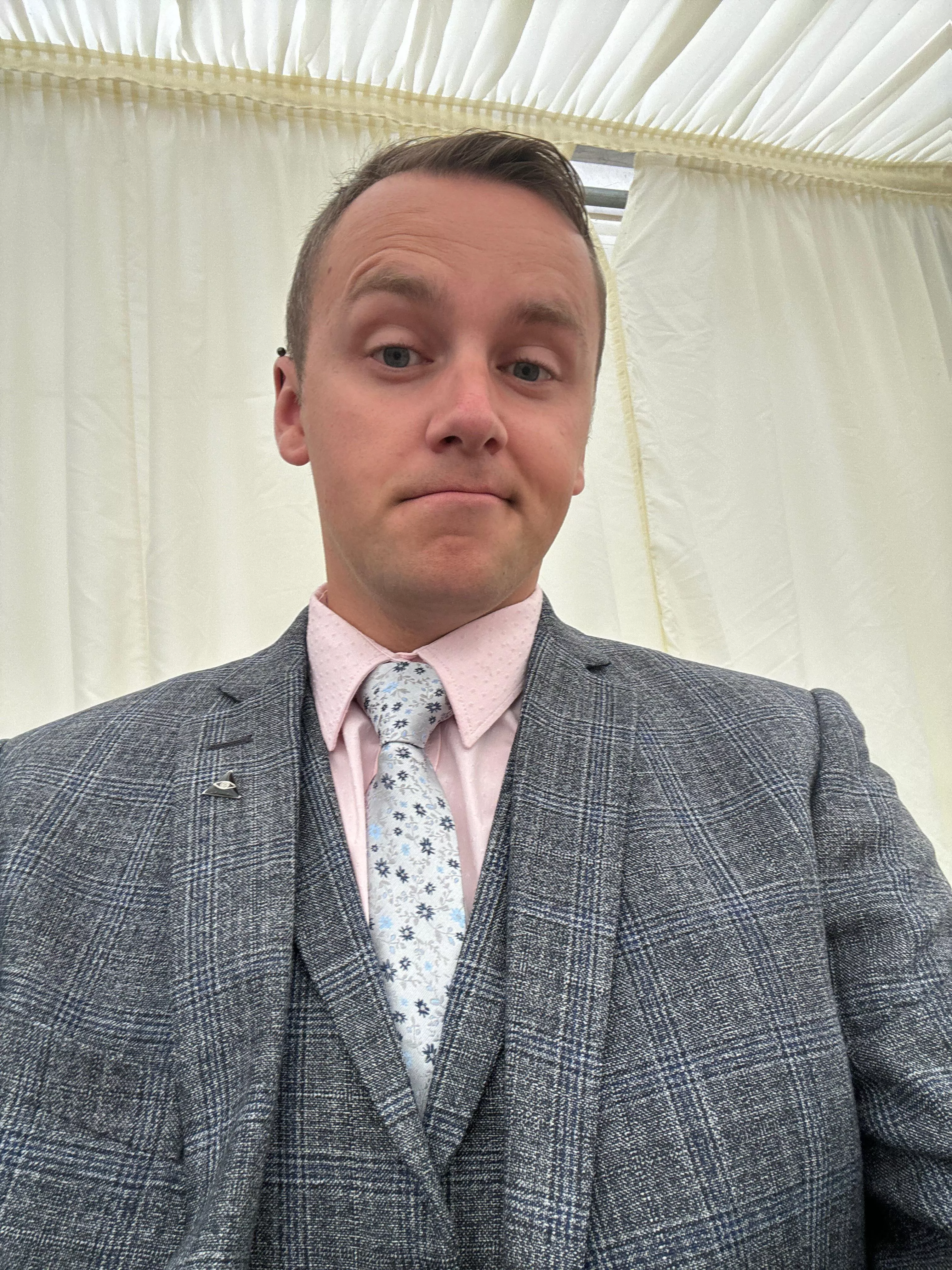 How do we feel about guys in suits? How do we feel about guys in suits?