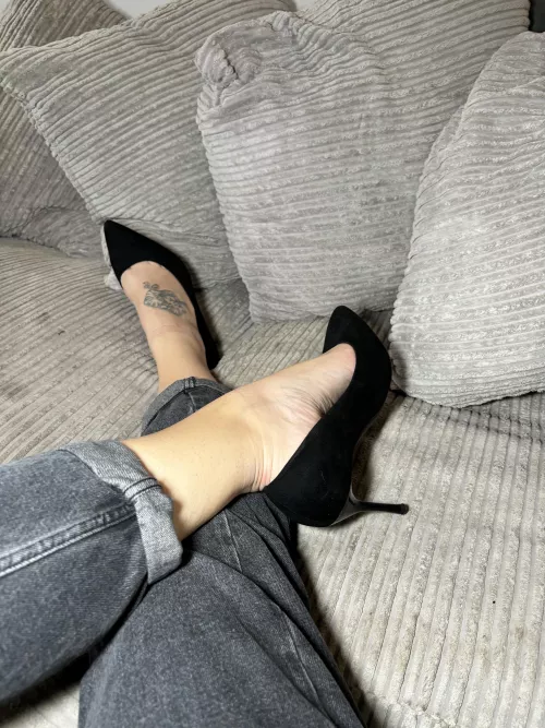 Jeans & heels chill out day (f)