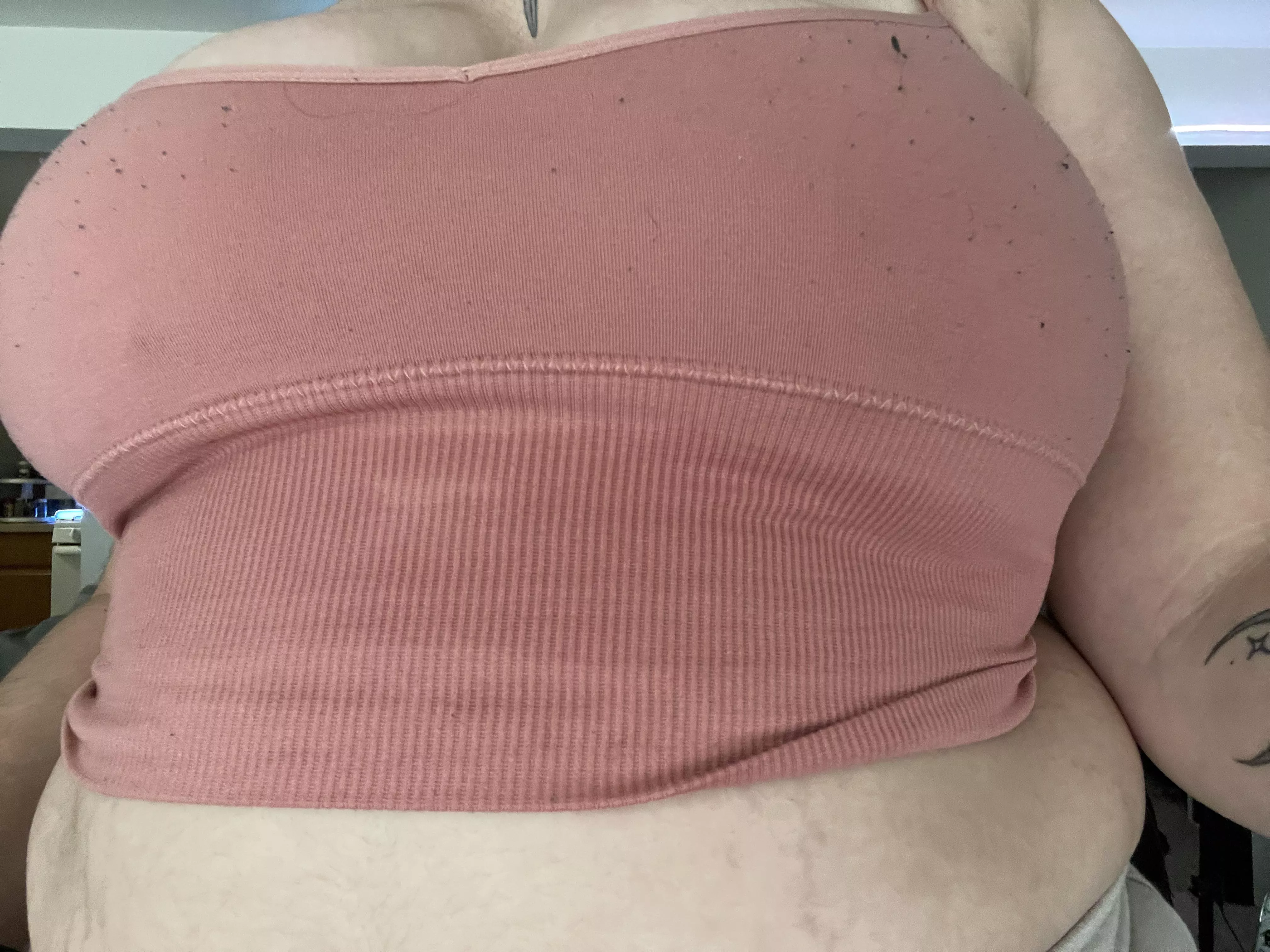 My underboob gets drenched every time 🥵