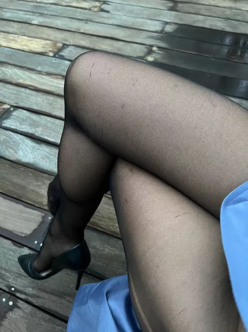 oops, casualty of my sharp nails...lucky I have my trench coat, as I am not wearing anything else OC 