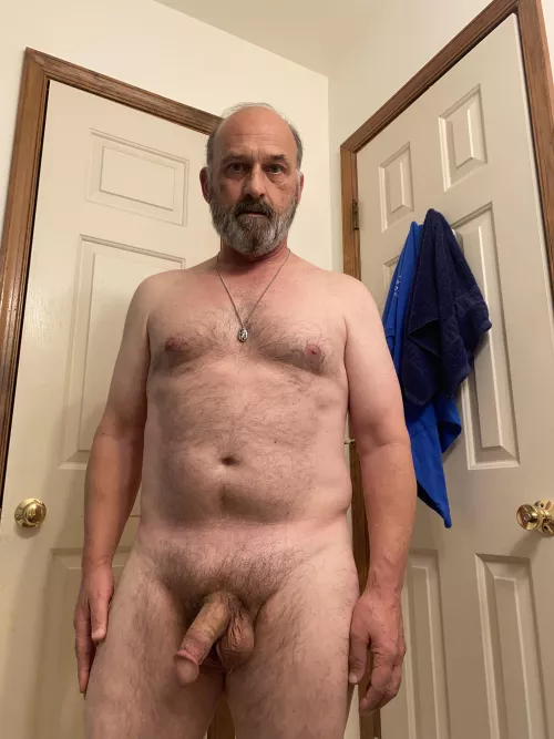 Pre shower dadbod. [59]