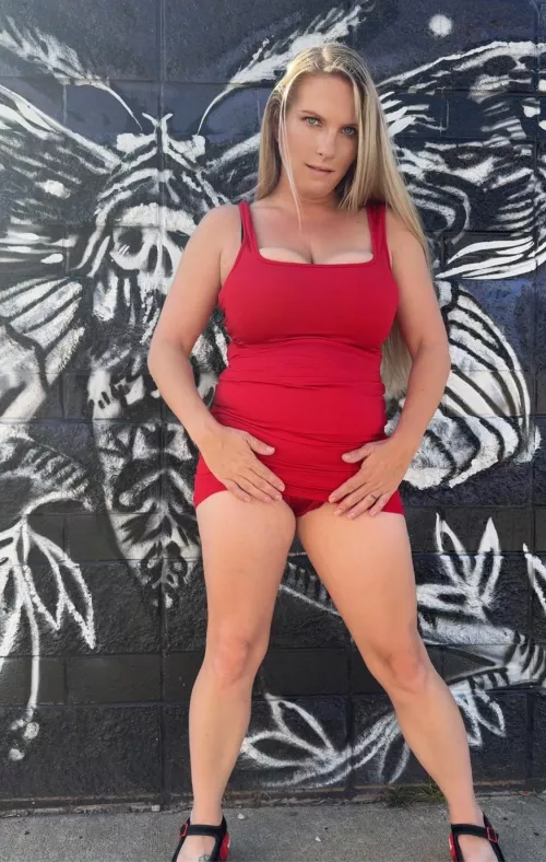 This MILF goes from mild to wild real quick