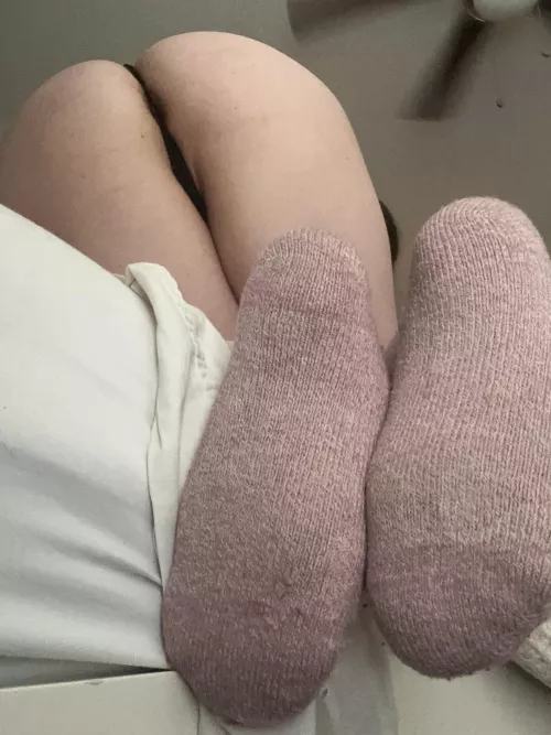 this thong does not stand a change against this ass