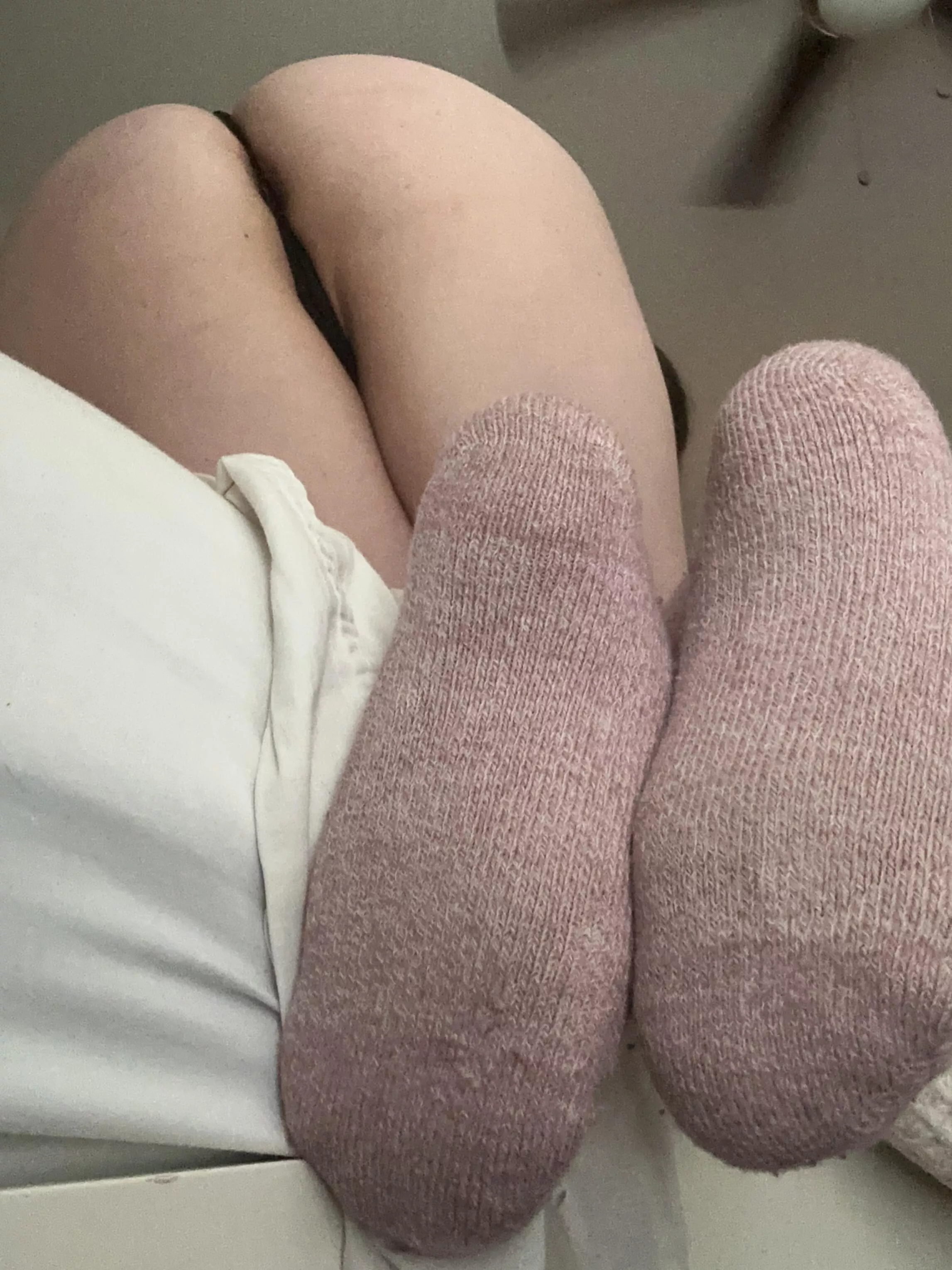 this thong does not stand a change against this ass