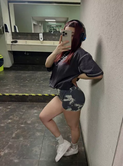 Wanna come take the rest off?