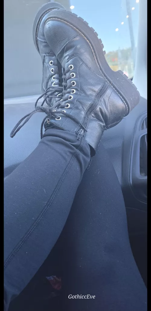 Worship the ground I walk on ✨️