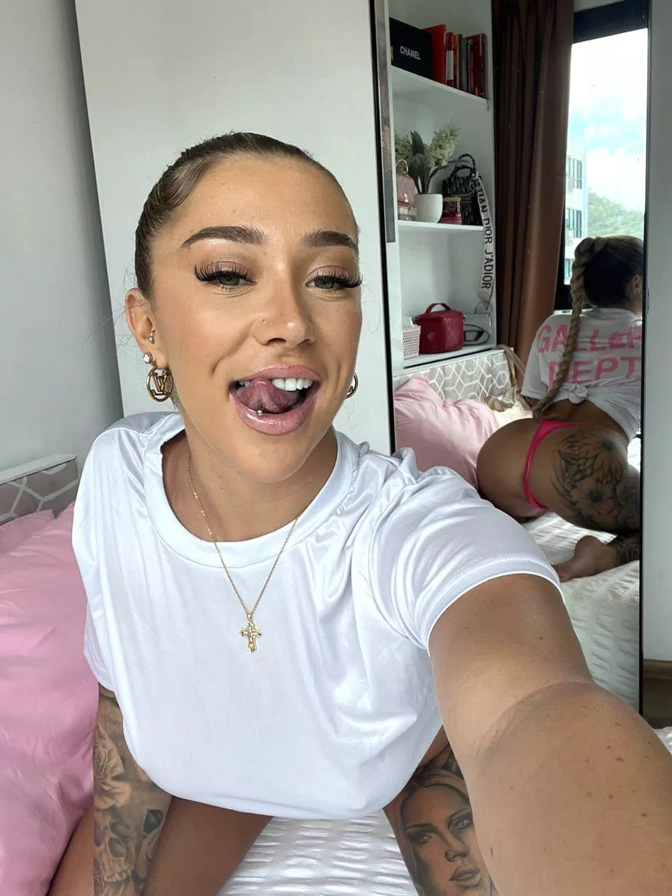 would you fill a tight 21 year old with your cummies… or am i too young for you.. :)