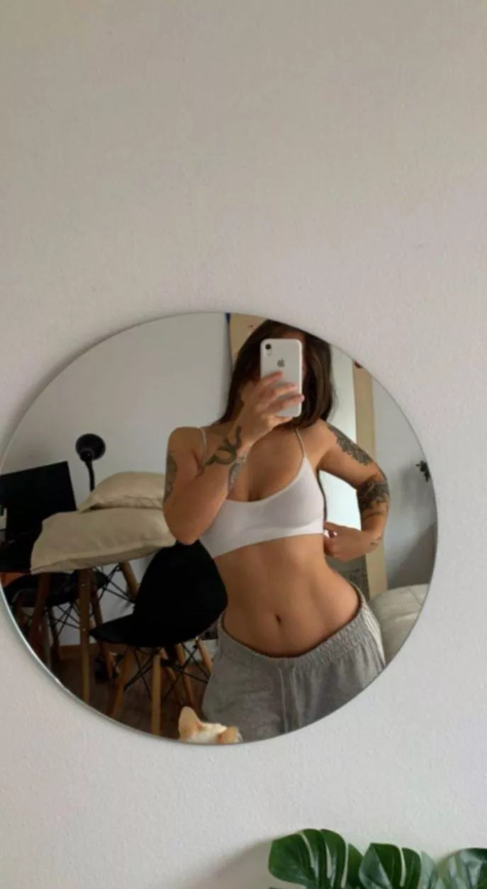 I am feeling shy today, but here is a mirror selfie💕