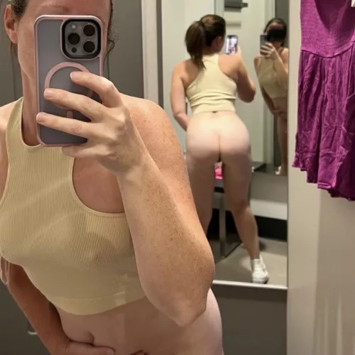 I think this top looks good on me