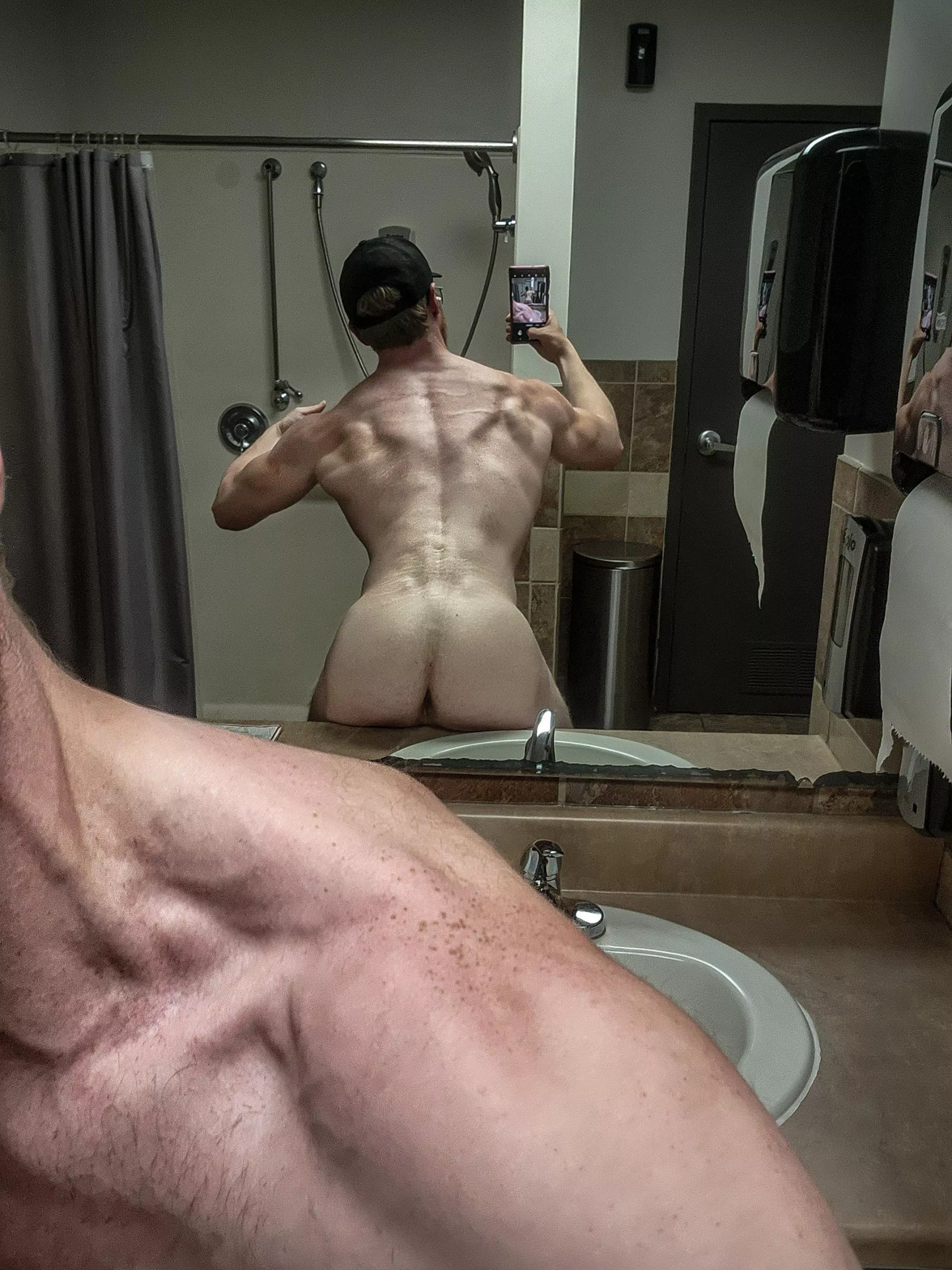 I thought I'd show off my muscled ass for the 1st time on the bulk. Should I make this a new habit? 