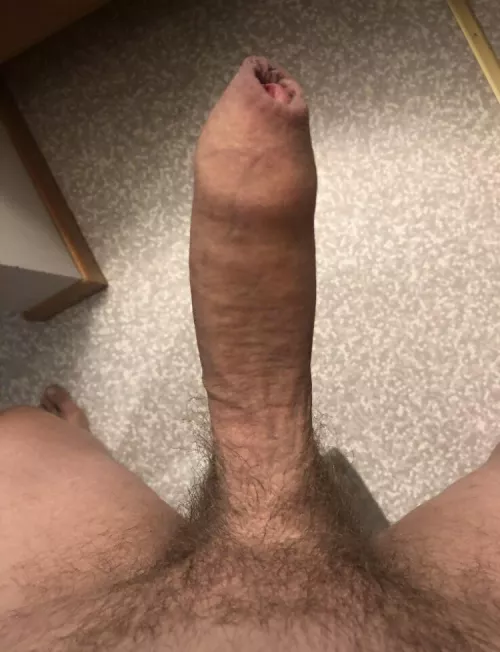 Thoughts on this uncut American guy’s cock? 