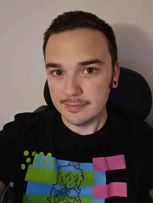 Waiting for Astro Bot to finish downloading