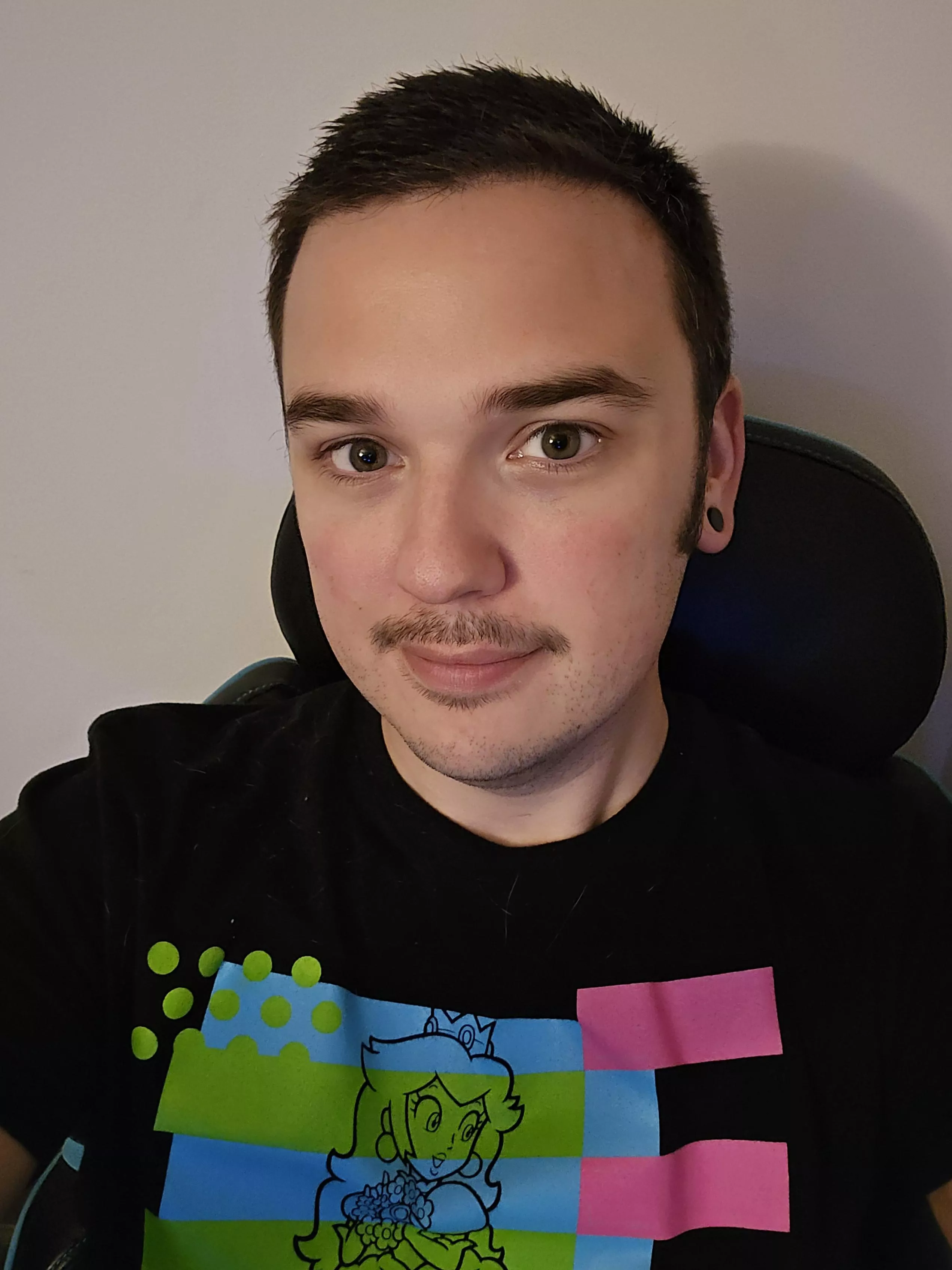 Waiting for Astro Bot to finish downloading