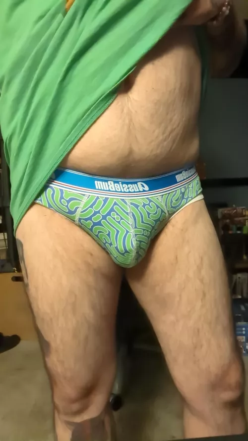 (44) Green on a Tuesday 