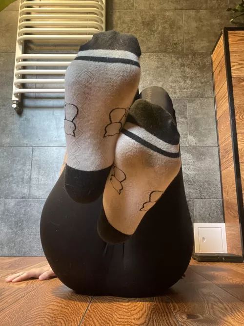 get on your knees and start worshipping my sweaty socks 