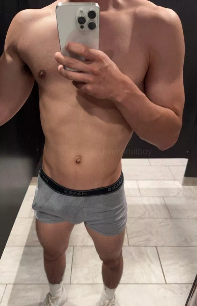 how’s my gym bulge look