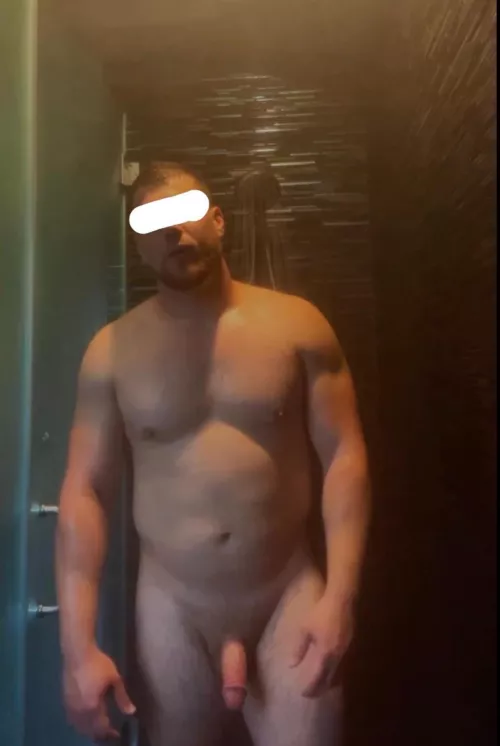 I see you looking at me in the gym 