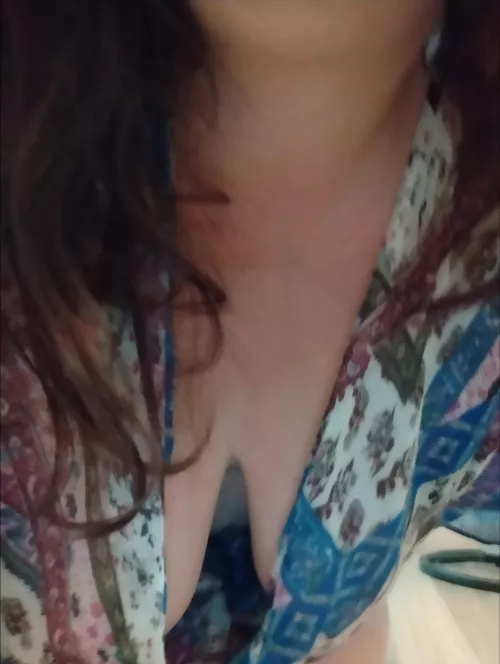 I see you peeking 😜😘