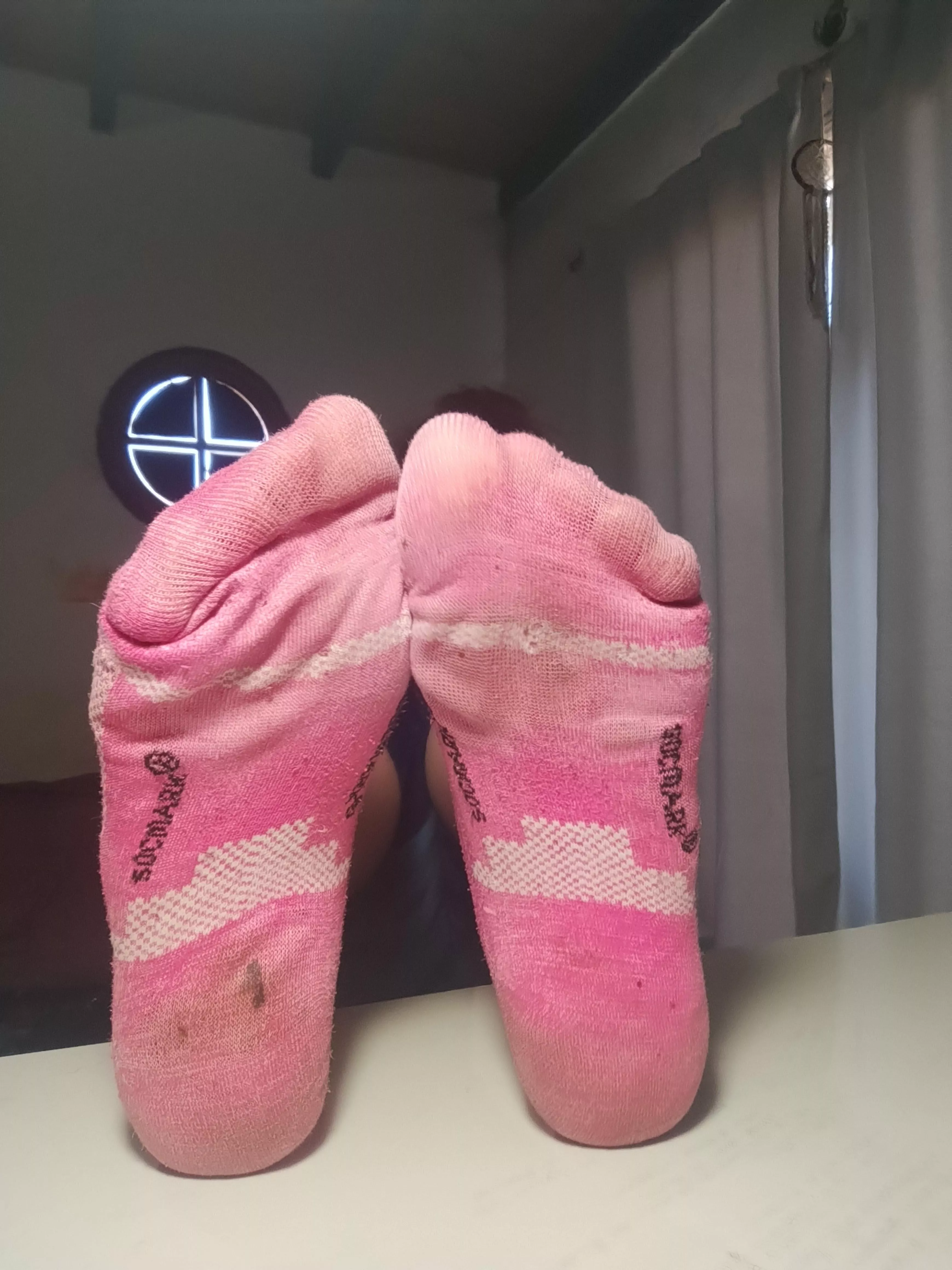 I want you to smell my dirty socks 