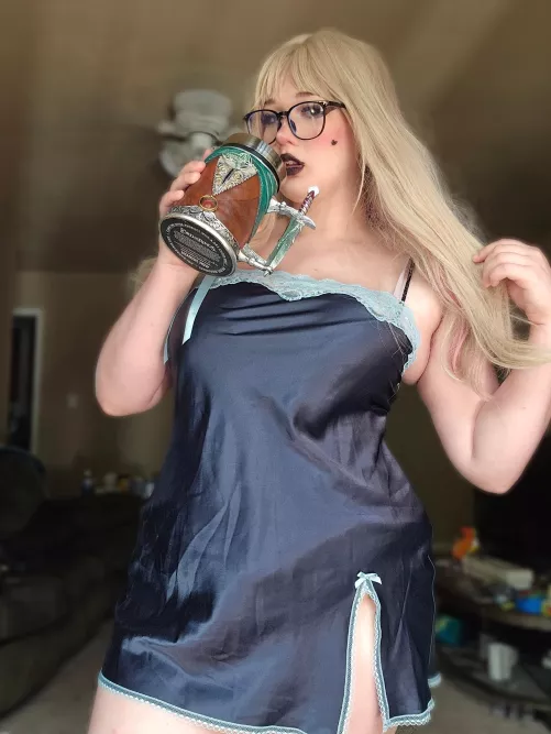 Just trying to show off my cool lotr cup