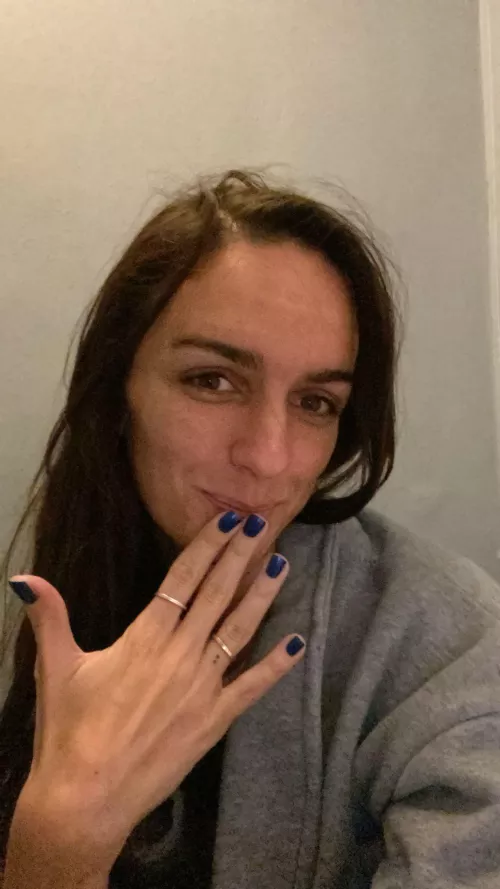 Let your nails do the talking