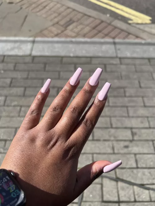 Look at my pretty nails 💅🏾 