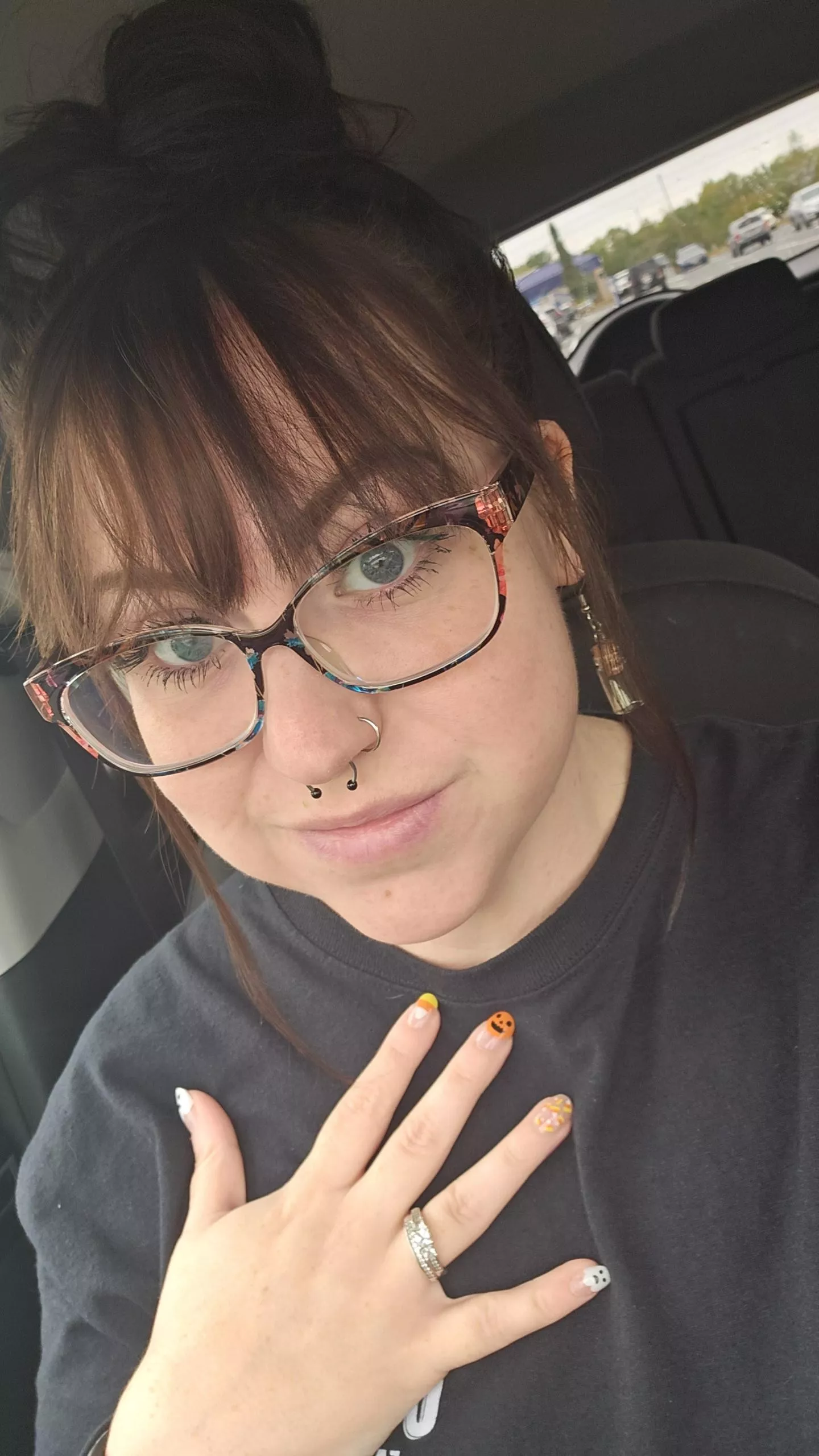 My boss was an ass today. I could use a good fuck