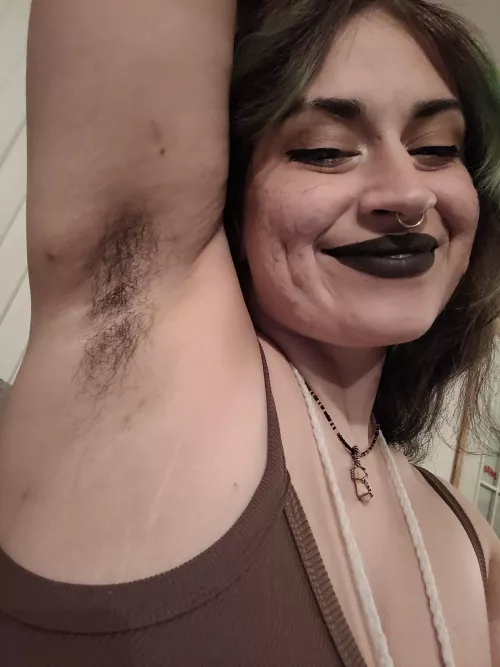 nice little sweaty surprise when i lift my arms :3