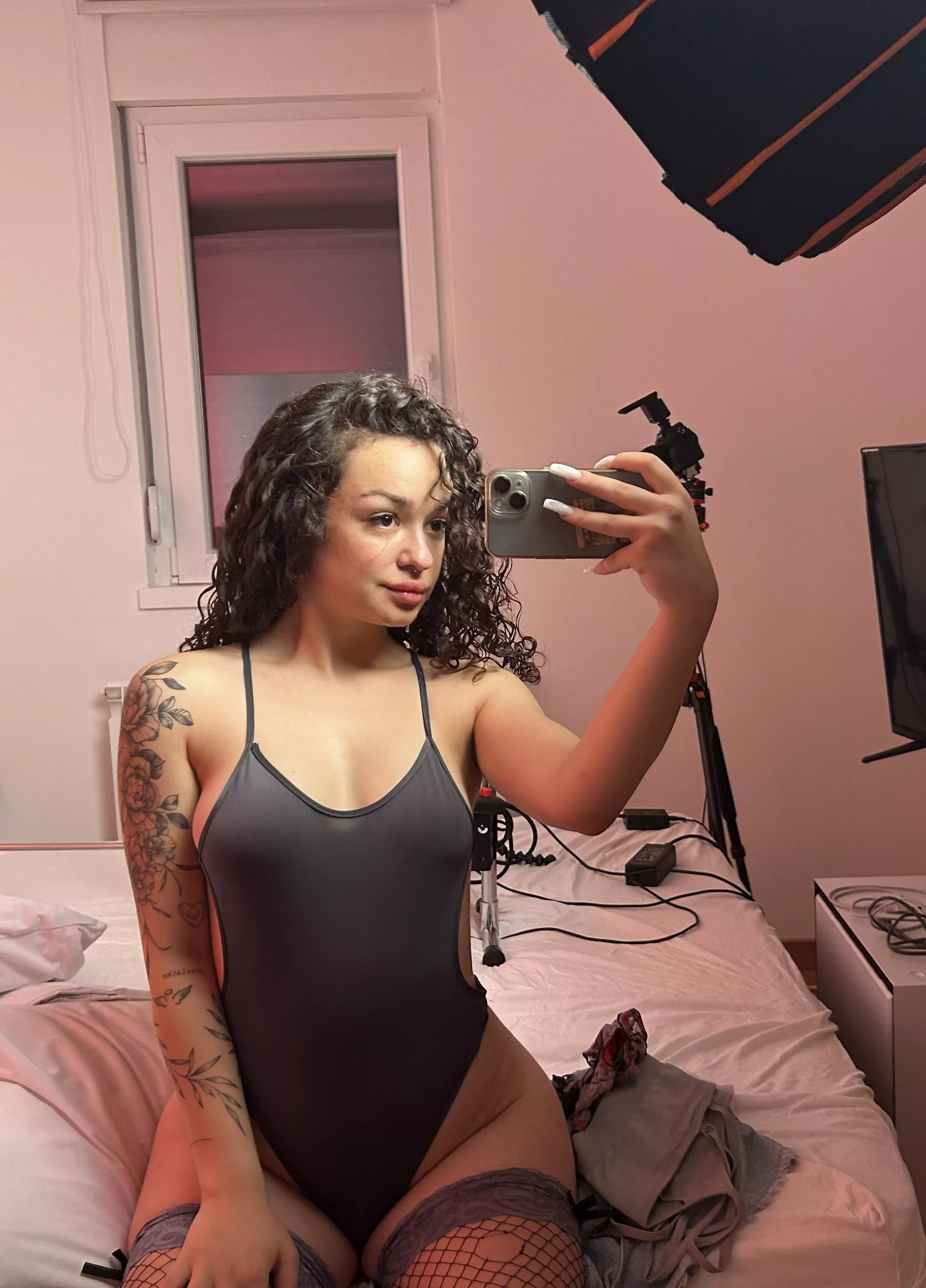 18yo but loving to dress like a grown woman