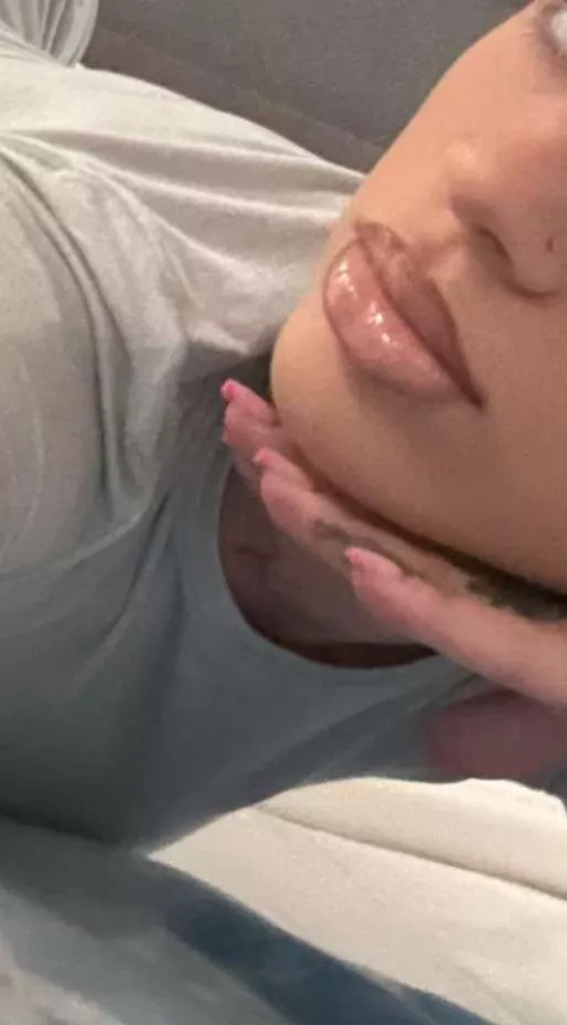 20 m anyone Snapchat group ? HMU everyone welcome 