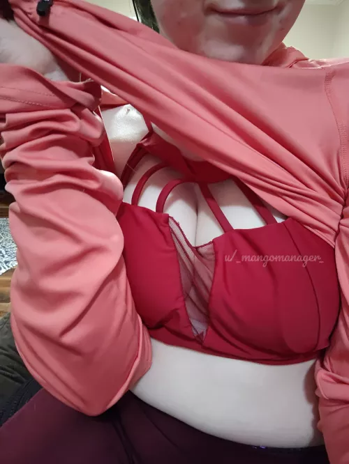 A peek of my cutest bra, in a monochrome mood