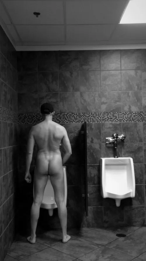 Bare assed in a public restroom 😱