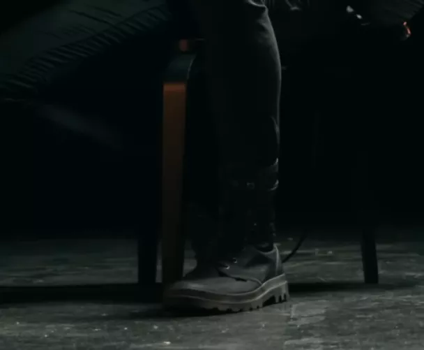 Can anyone identify these Boots?