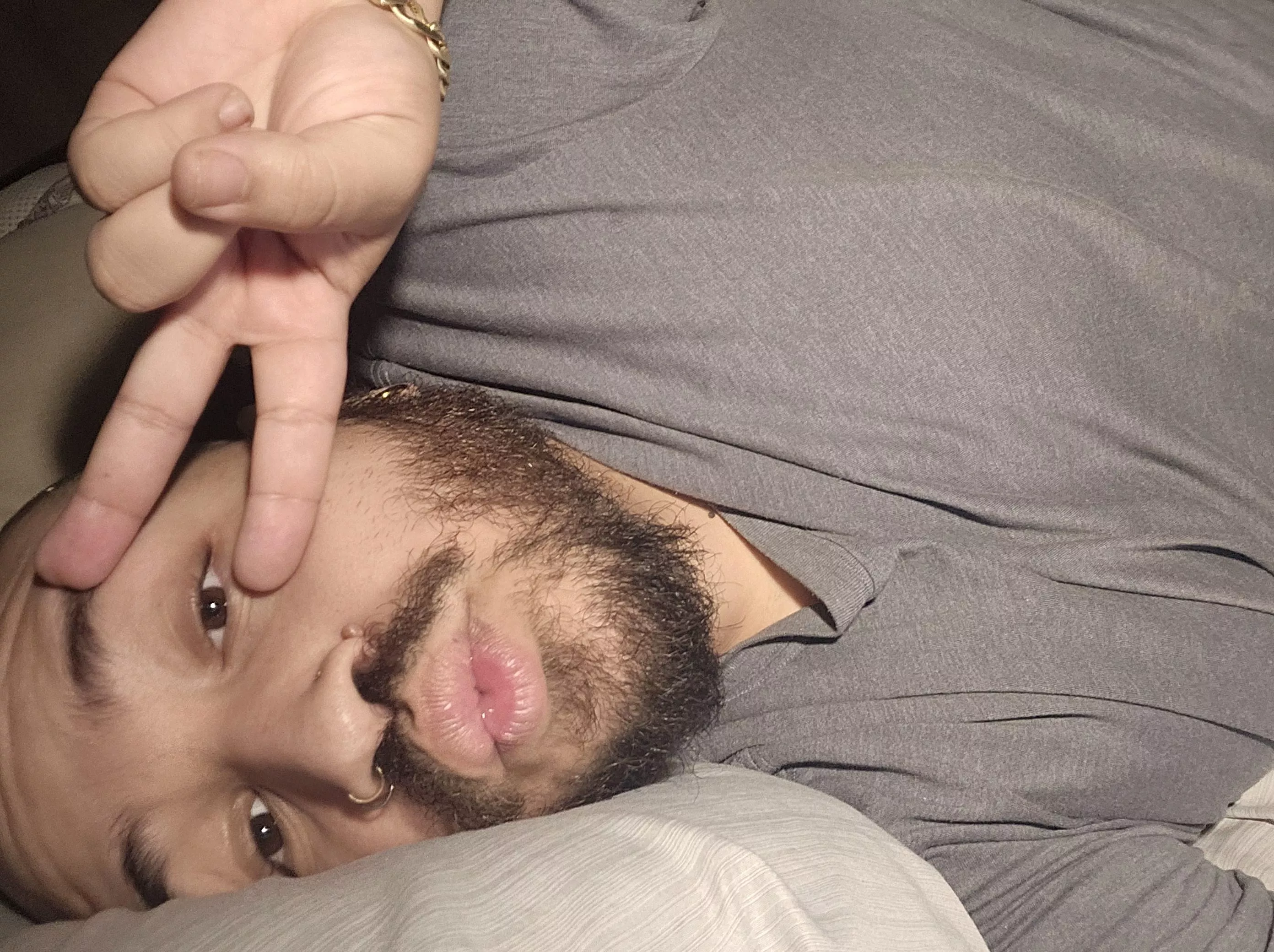 Can't sleep much these days, say hi! Play pokemon infinite fusion lol 