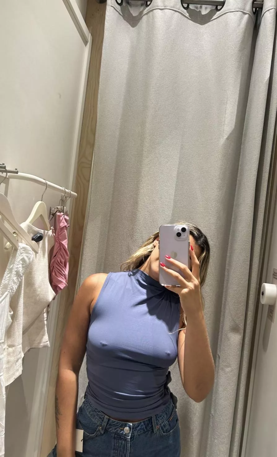 Fitting room pokies