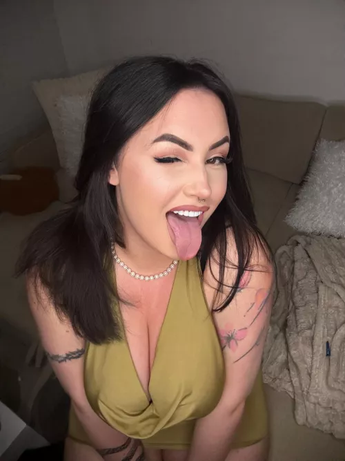 happy hump day everyonee