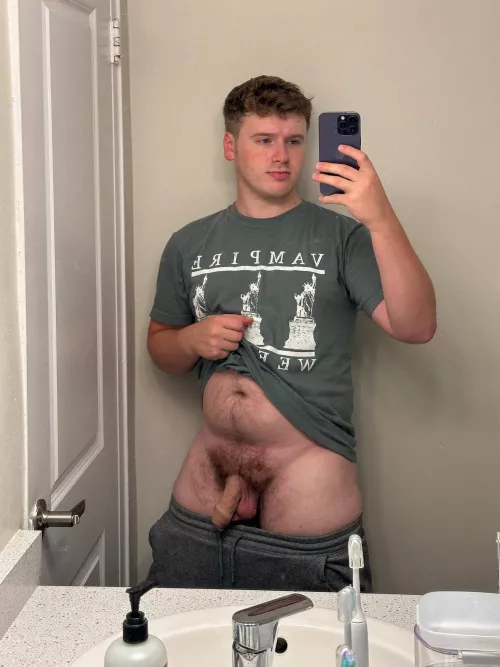 I got this shirt at the concert last night 🎶🍁🍂 [26]