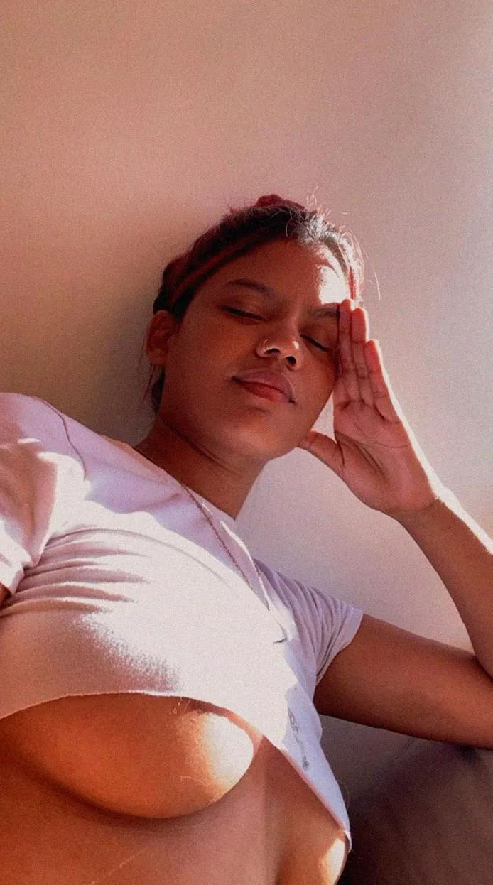 i'm waiting for u with my legs spread wide