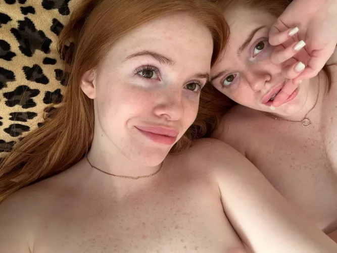 [IRTR] asked my sister to smile, but she did as usual 🤪