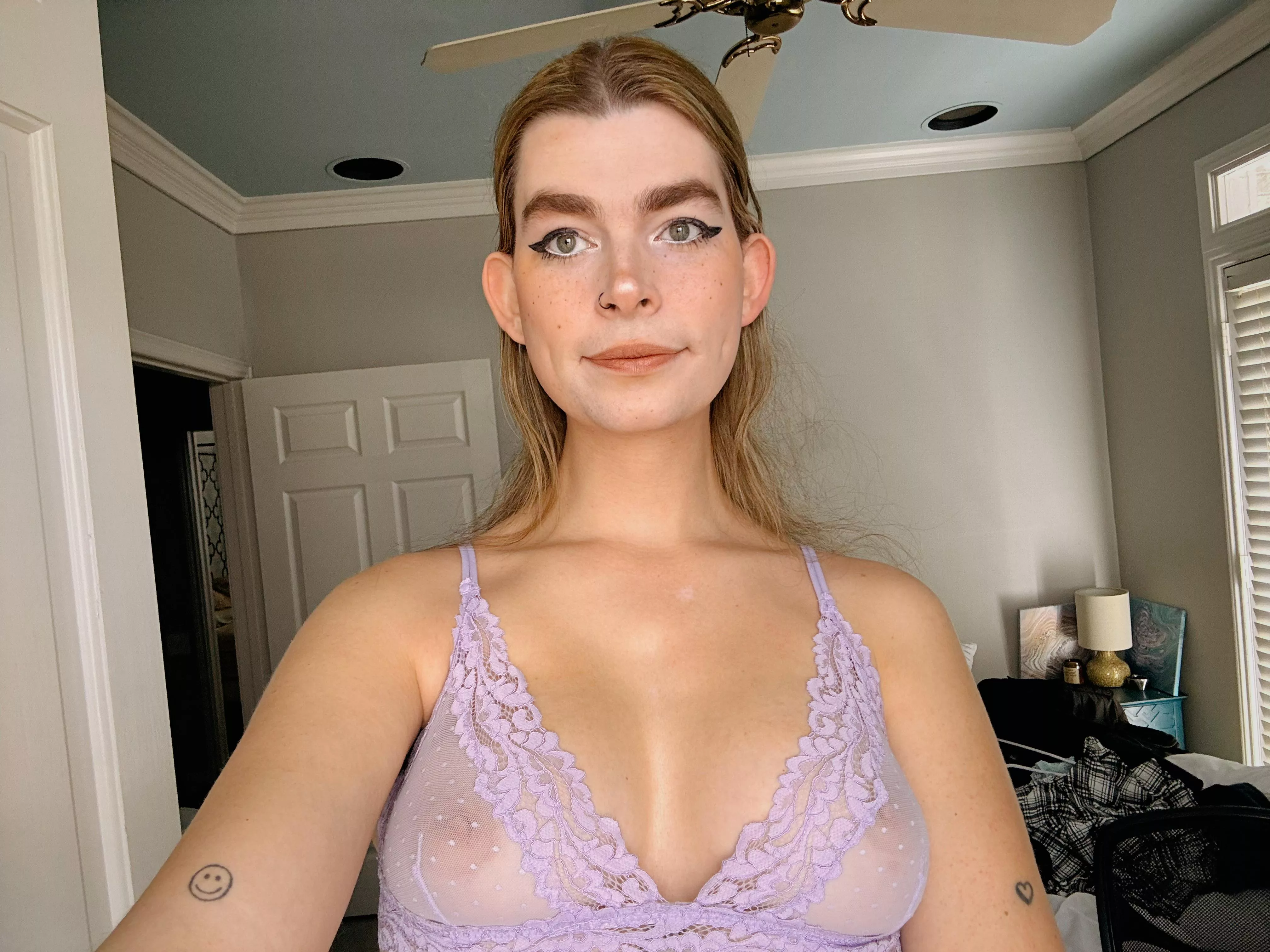 i’ve been doing my makeup more recently and feeling sooo beautiful 