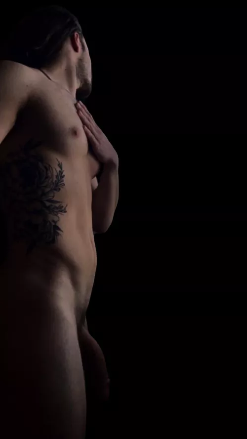 The body is meant to be seen, not all covered up🖤