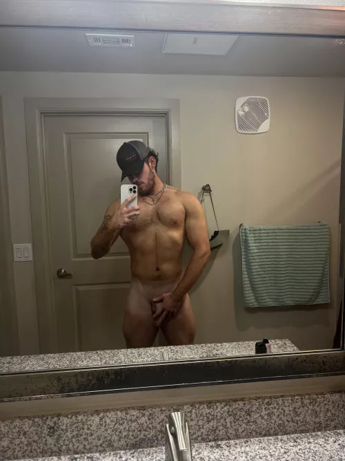 A little Friday tease… who wants to see the full thing in their DM’s 👀