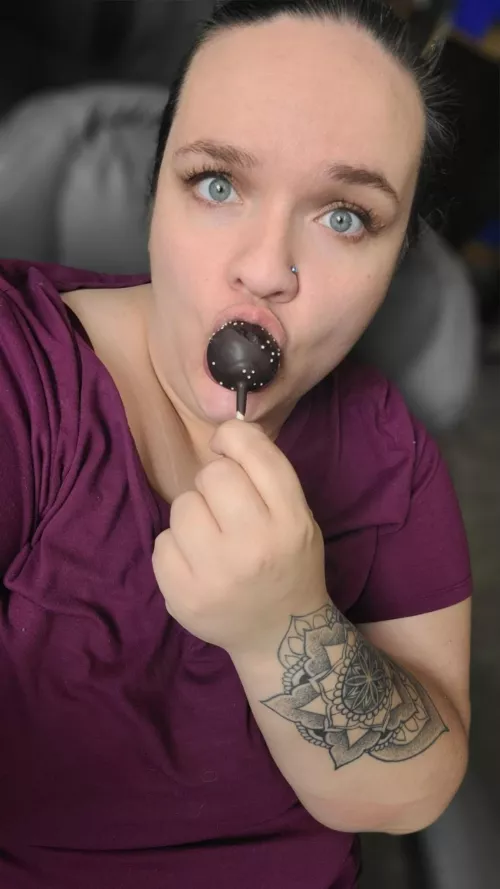 Cake pops are so yummy