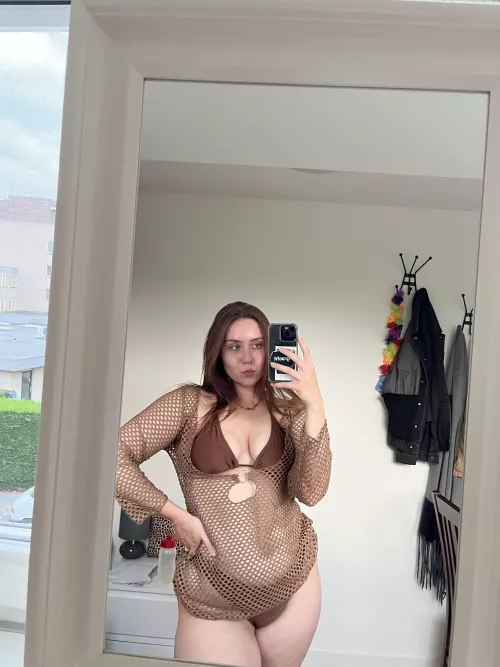 Do you find my thick body cute or a turn-off? 