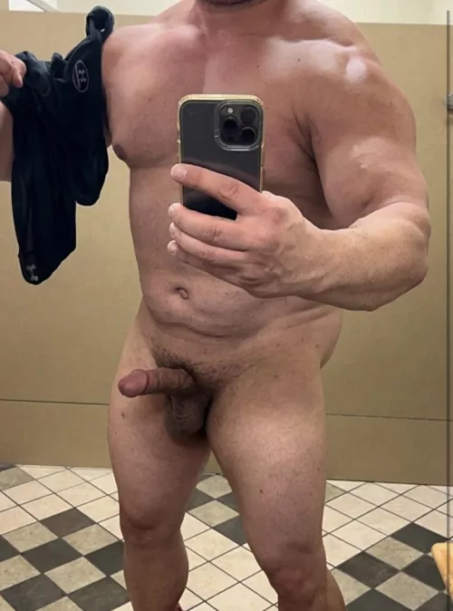 Do you like 6’7 355 Lbs gym guys?