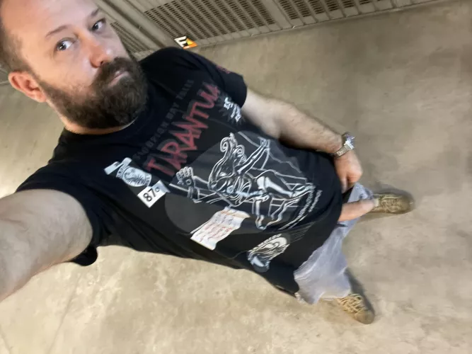 Hi, I’m your new (44) neighbour, do u like?