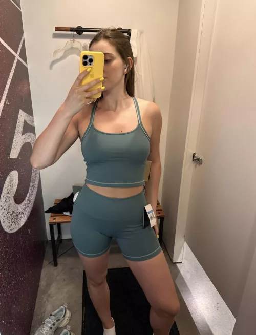 I love the cleavage this sports bra gives