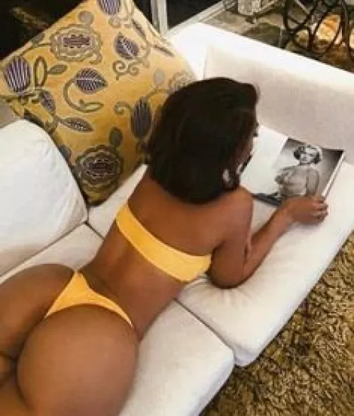 Kim's got the best sexy aura ever.