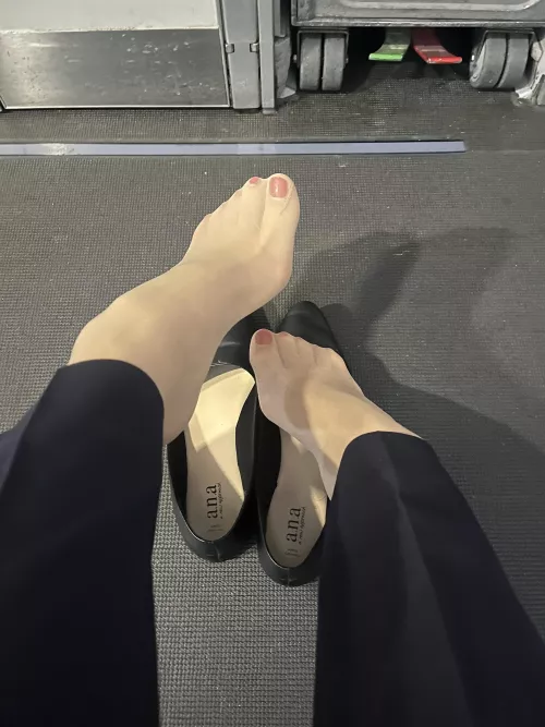 Shame no one ever sees my pedicure 🍒